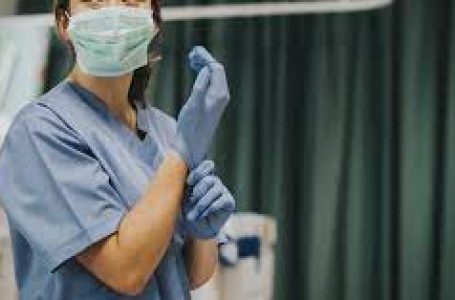 Iss: aumentano casi di Covid tra operatori sanitari: 371 in 7 giorni
