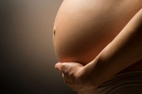 STUDIO su Lancet: Nascite pretermine nello studio del vaccino AstraZeneca; nessun impatto sulla fertilità a breve termine delle donne