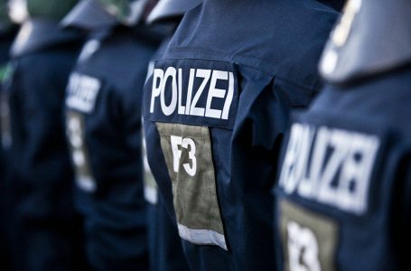 GERMANIA-Prelevati dalla polizia per il vaccino? Come pensano di applicare una vaccinazione obbligatoria