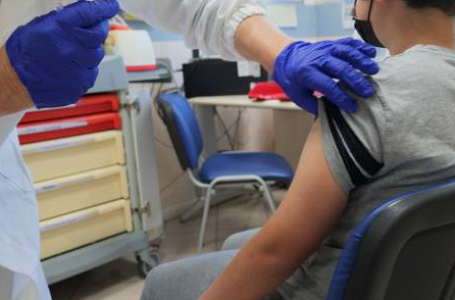 Vaccini under 12. La Pfizer ammette: “Dati limitati sul rischio miocardite nei bambini”