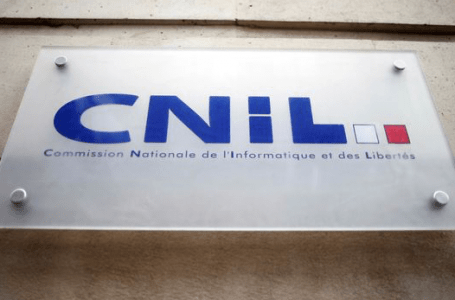 Autorità Indipendente CNIL al Governo Francese: “Mancano prove sull’efficacia del Green Pass. Si rischia una società che discrimini le persone in base alle condizioni di salute”