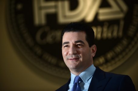 Membro del consiglio di amministrazione di Pfizer suggerisce la fine dell’uso di mascherine e degli obblighi vaccinali