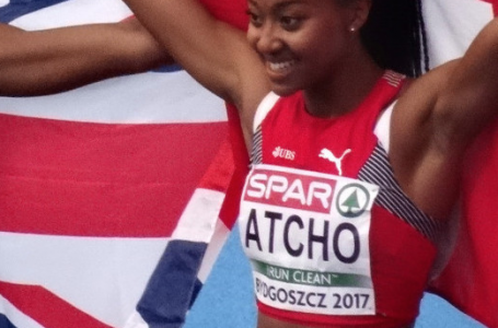 La 26enne campionessa svizzera dei 100 e 200 metri Sarah Atcho colpita da grave pericardite dopo il booster Pfizer ricevuto a fine dicembre