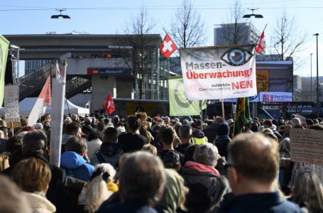 Svizzera verso l’abolizione del Green Pass : “niente quarantena e scuole aperte”