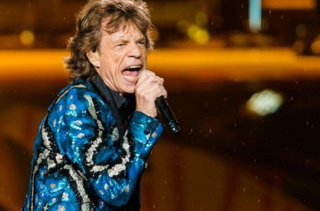 Mick Jagger ha il Covid: salta il concerto di Amsterdam. I loro eventi solo per completamente vaccinati. Offrivano “vaccini covid” durante i concerti