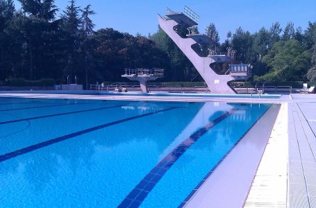 Malore in piscina pubblica Firenze, muore 17enne