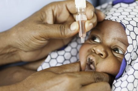 Poliomielite in Gran Bretagna: inizia la ricerca della fonte del virus e il SSN inizia a contattare i genitori di bambini non vaccinati