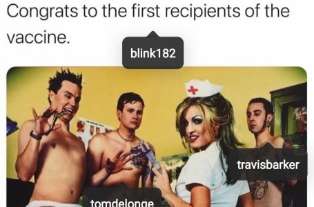 Travis Barker dei Blink 182 ricoverato d’urgenza in ospedale. La figlia: “Pregate per lui”. La band è stata tra i primi a ricevere e promuovere il vaccino Covid