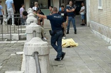 Malore improvviso a Venezia, giovane turista stramazza al suolo e muore