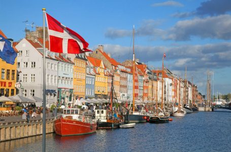 Danimarca: niente più vaccini COVID per gli under 50