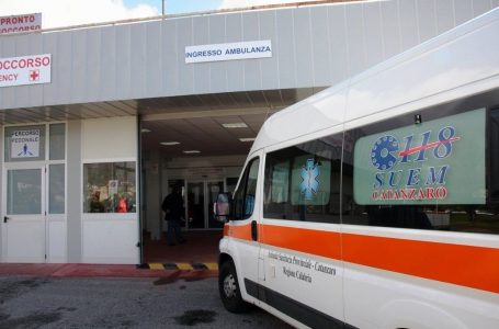 Medico colto da malore nella notte muore in Calabria, mancano le ambulanze…