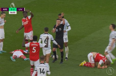 Malore improvviso in campo Arsenal-Liverpool, paura per Gabriel Jesus che si accascia e perde i sensi in campo – VIDEO
