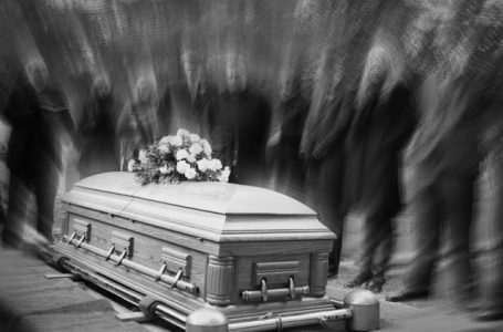L’ Australia ha risolto il problema dell’esitazione v.: funerali gratis…dopo