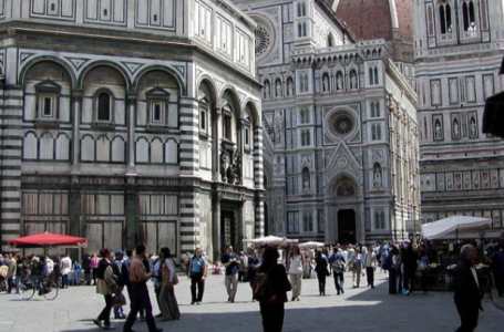 Oggi pomeriggio un altro ragazzo colpito da malore improvviso. 30enne viene soccorso in Piazza del Duomo a Firenze