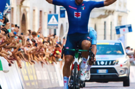 Il campione italiano si ritira dal ciclismo a 32 anni. Era stato colpito da un grave malore improvviso in gara e operato al cuore