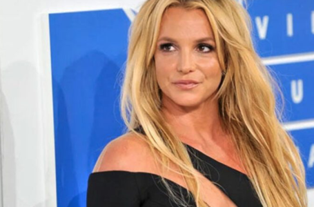 La disperazione di Britney Spears per una malattia neurologica improvvisa. I canali Usa: “E’ coinvolto il v.?”